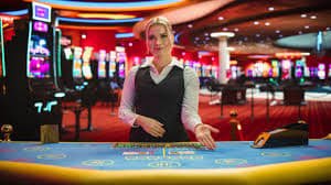 Hand ranking comparison for Three Card Poker
